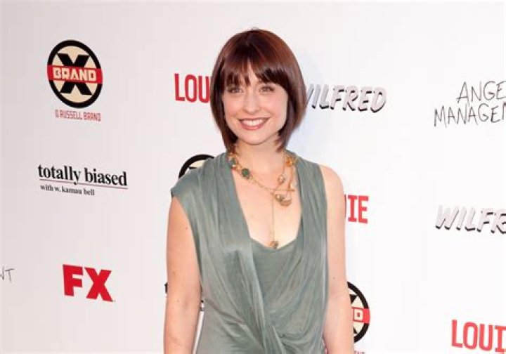 Allison Mack Height: The Complete Guide to Her Life and Career