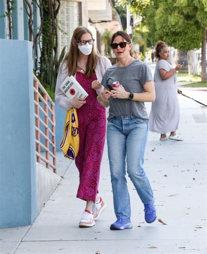 Discovering the Multifaceted Life of Jennifer Garner