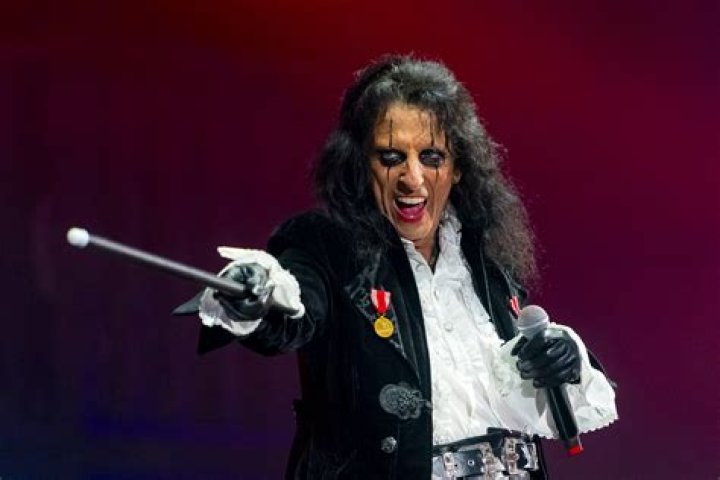 Experience the Thrill of an Alice Cooper Concert