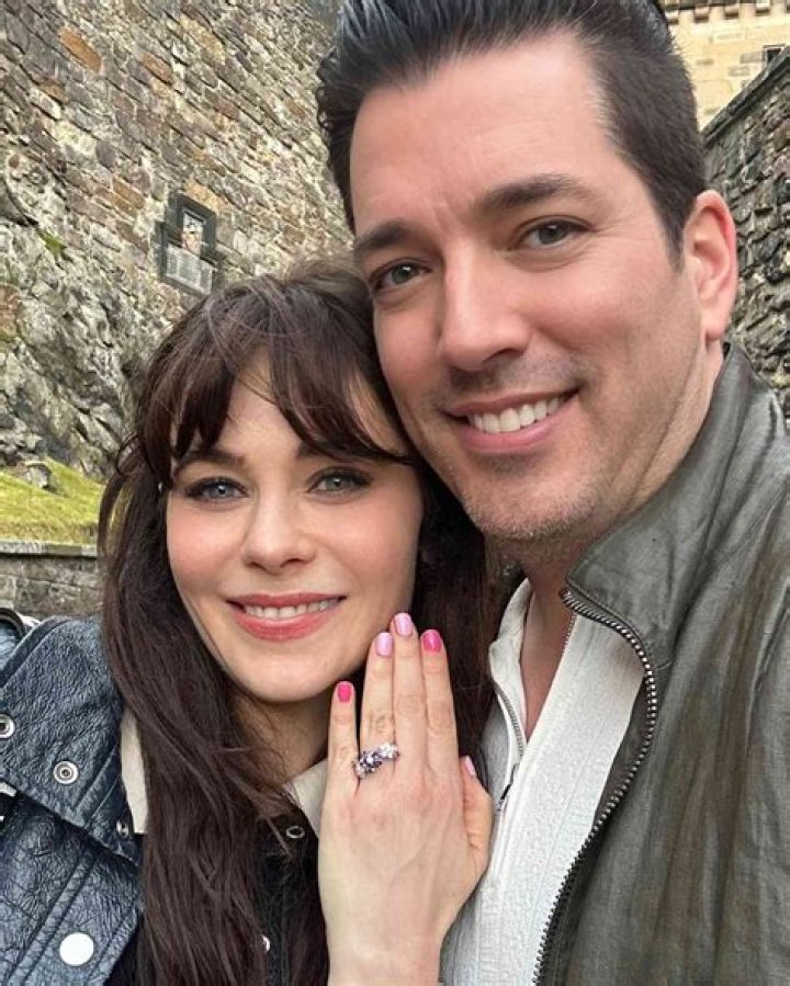 Exploring the Fascinating Life of Zooey Deschanel's Sister: Emily Deschanel