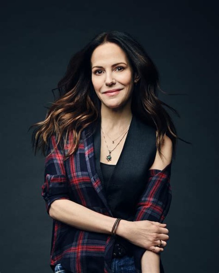 Mary Louise Parker Height Weight: A Comprehensive Profile
