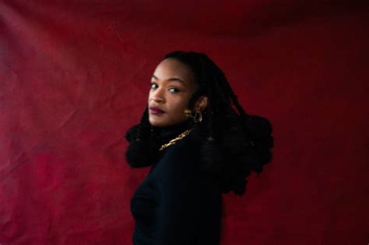 Nikia Ahe: Unveiling the Rising Star in the Spotlight