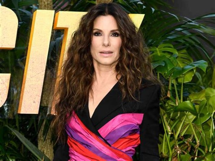 Sandra Bullock: The Truth Behind the Controversial Claim That Sandra Bullock Is a Man