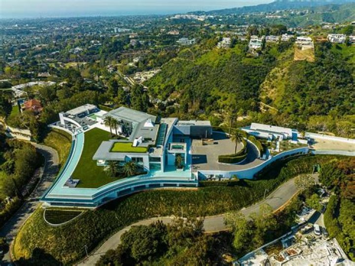 The Biggest Houses in the World: A Journey Through Extravagance